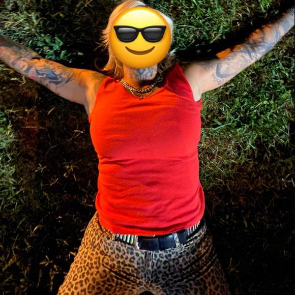 Meet your Posher, Nicolette - Picture 1 of 1